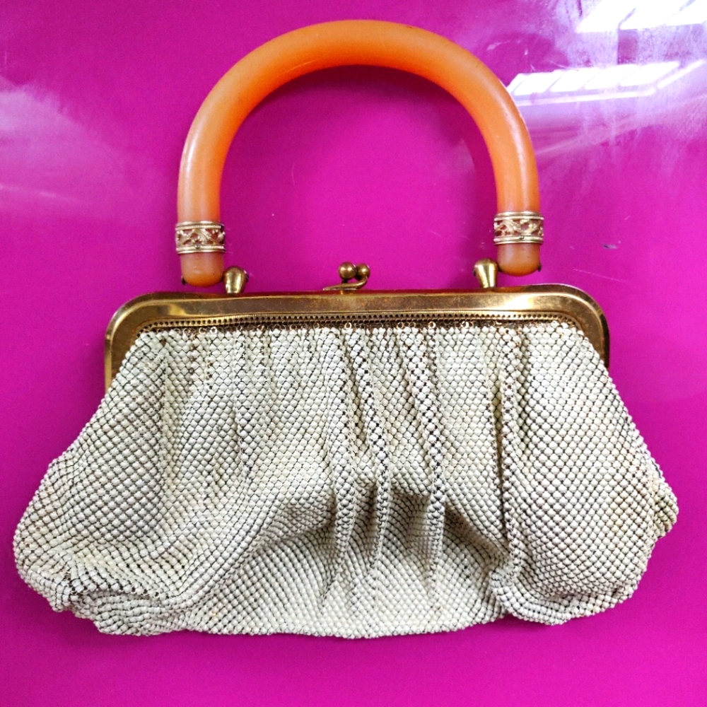 Whiting and Davis mesh bag w bakelite handle